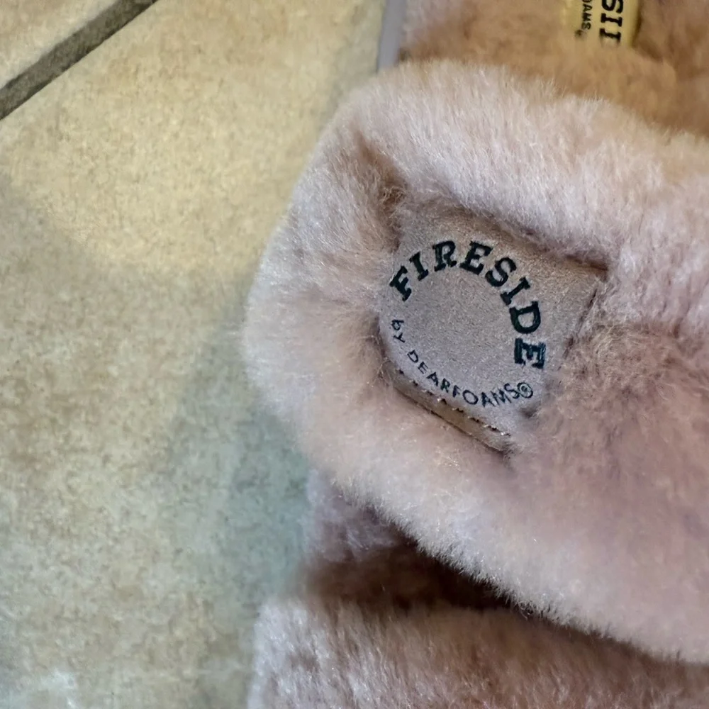 Dearfoams Fireside Blush Furry Slippers - Picture 4 of 5